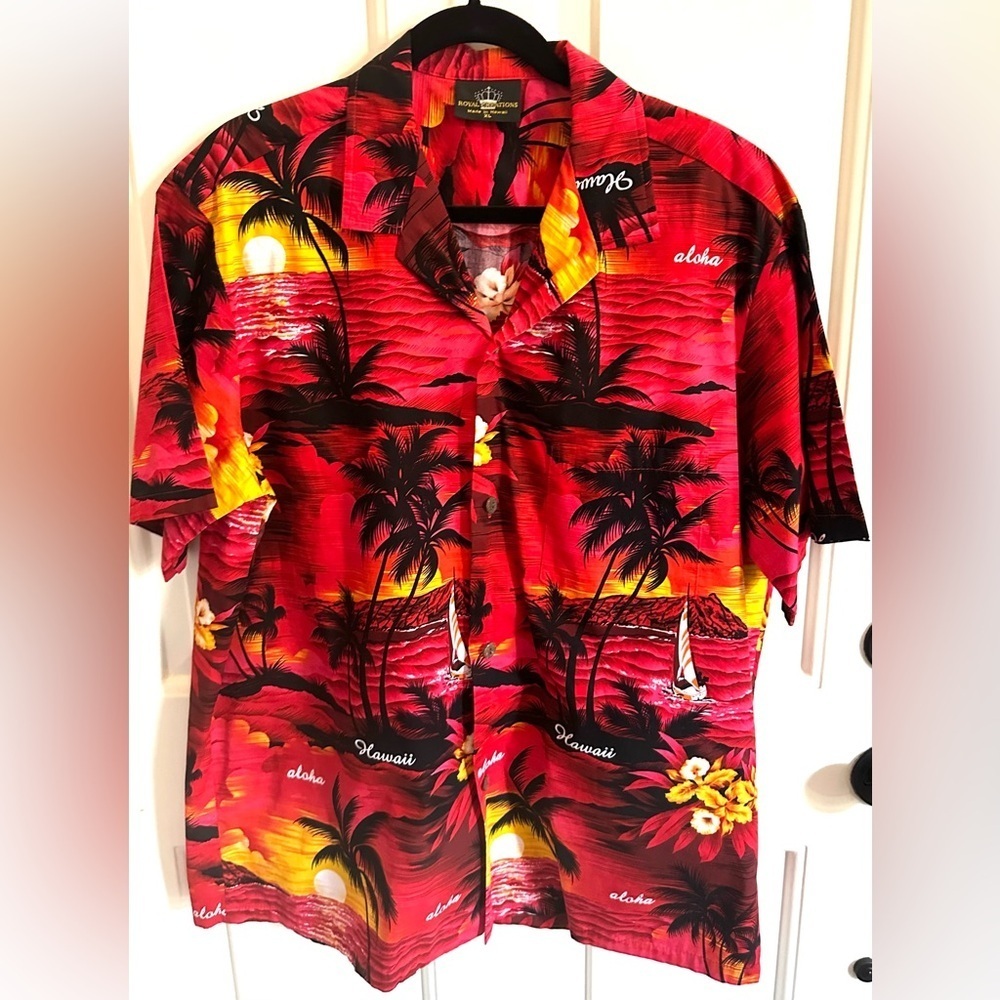 Hawaiian Royal Creations Button Up Shirt Mens XL Red Black Floral Vintage Hawaii